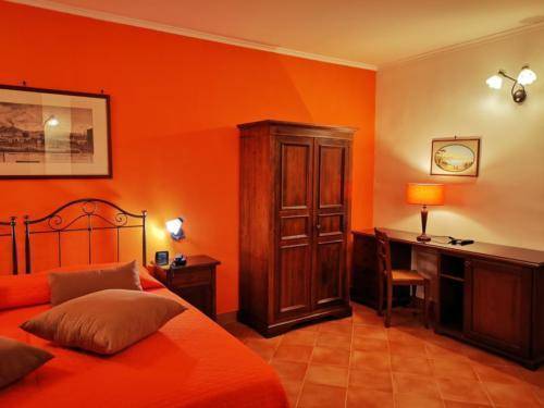 Room is clean. Bathroom great, location right in the maze of the historical centre. 